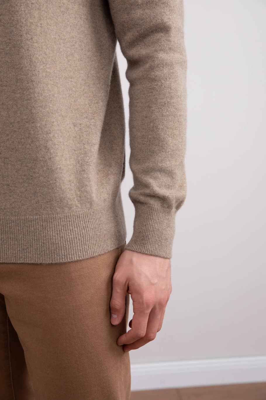 Lysegrå melange cashmere med rund hals