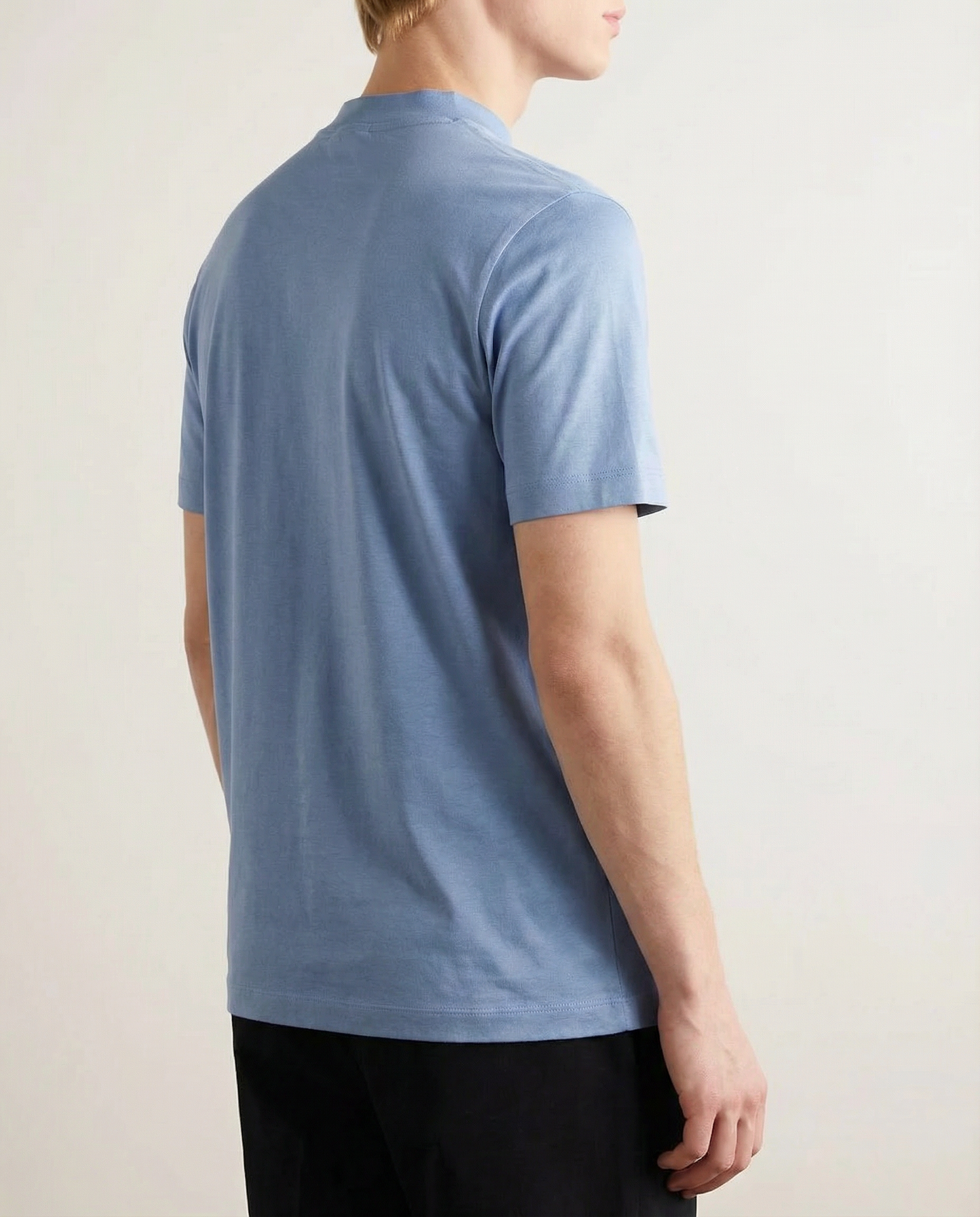 Blank poleret T-shirt med runde ærmer