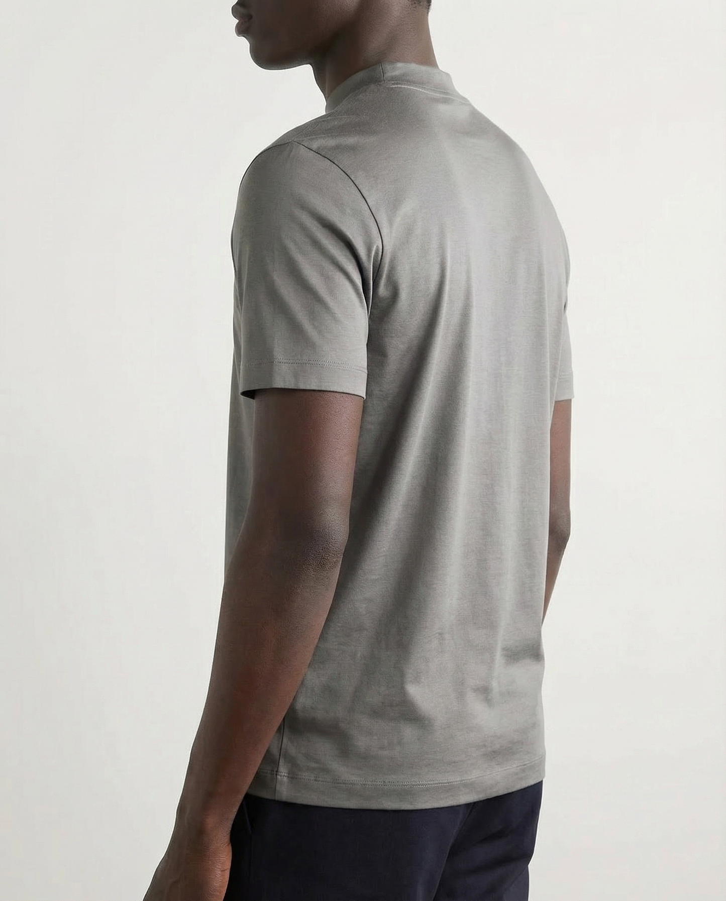 Blank poleret T-shirt med runde ærmer