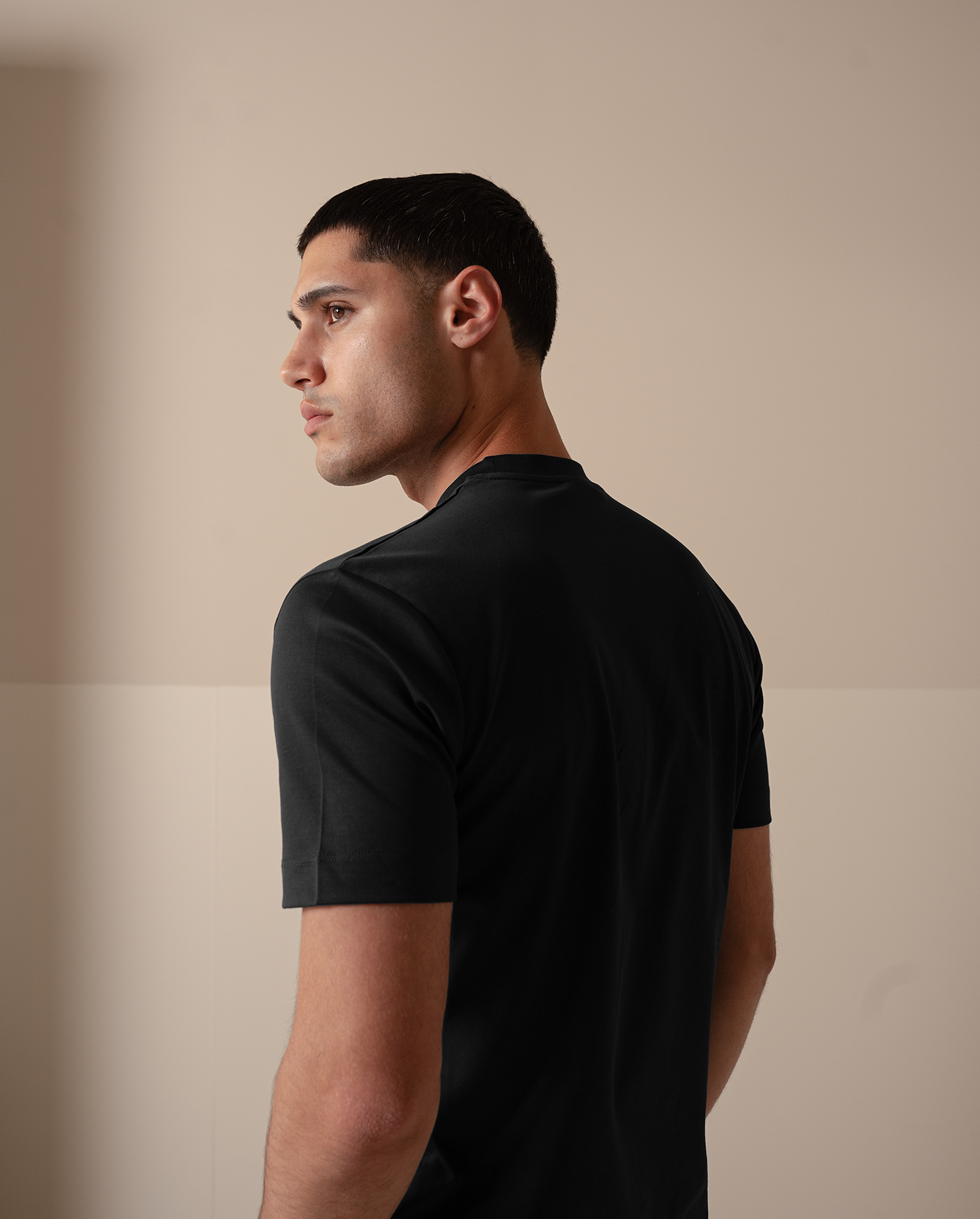 LUXURY T-SHIRT – SORT
